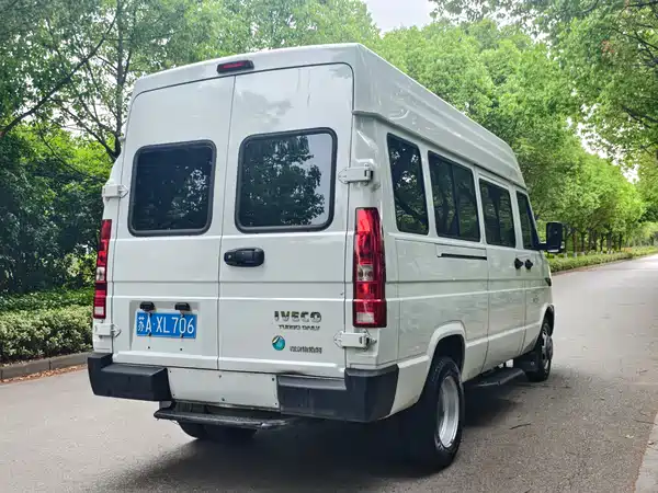 Iveco Proud 2025