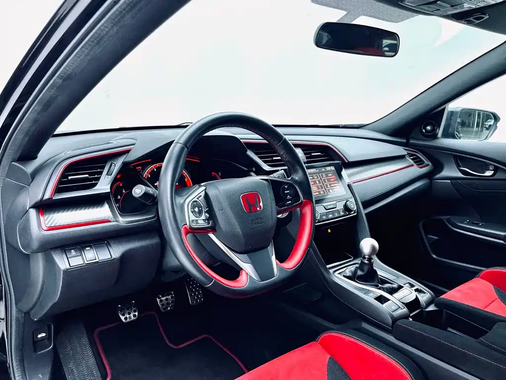 Honda Civic 2018 — фото 8