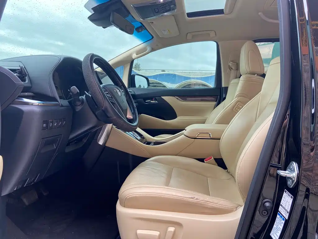 Toyota Alphard 2022 — фото 7