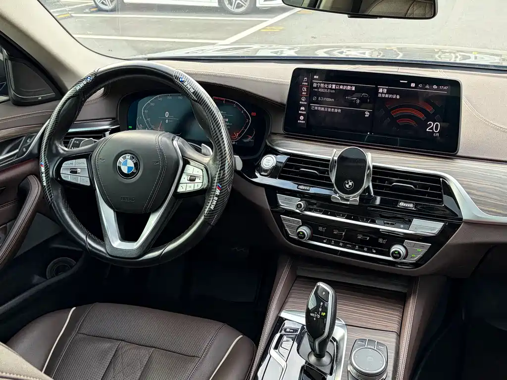 BMW 5 Series 2021 — фото 13