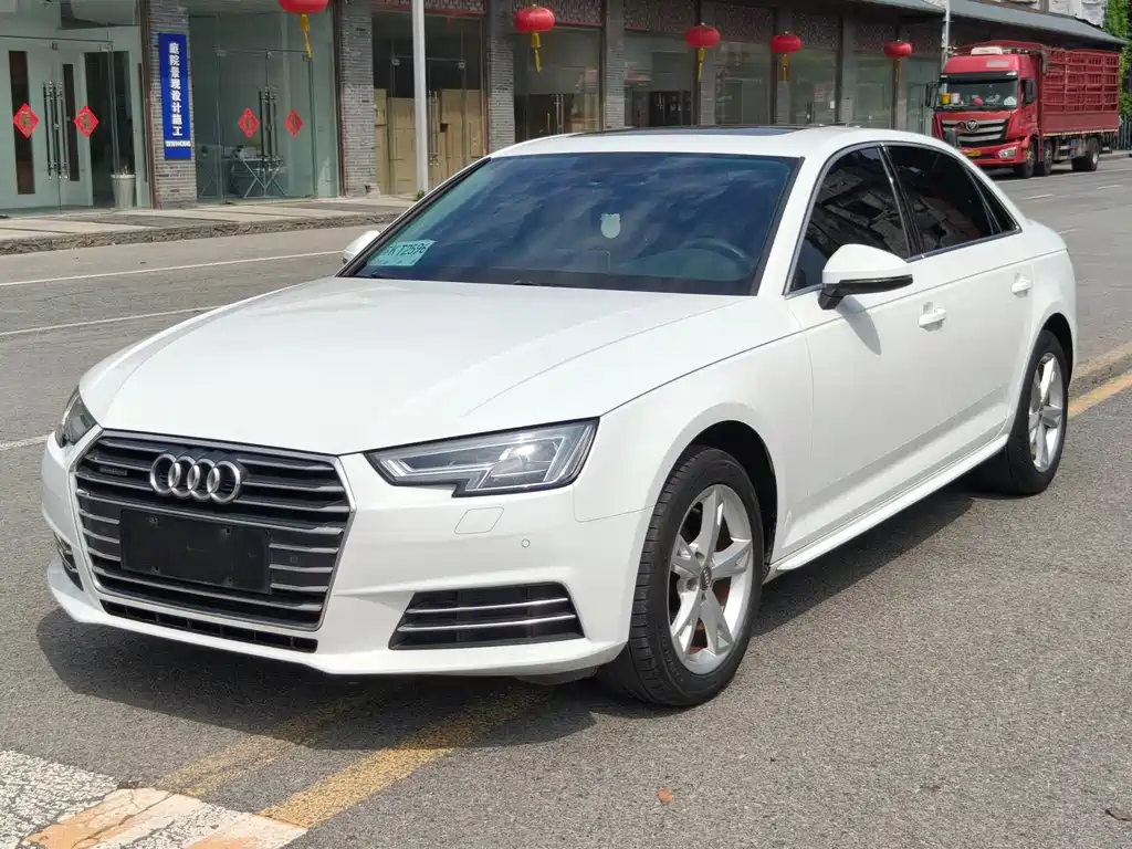 Audi A4L 2017 — фото 1