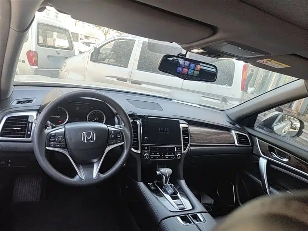 Honda UR-V 2017 — фото 10