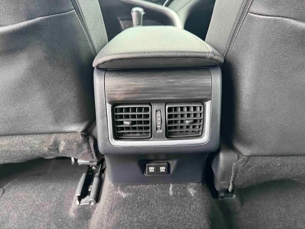 Toyota Camry 2021 — фото 16