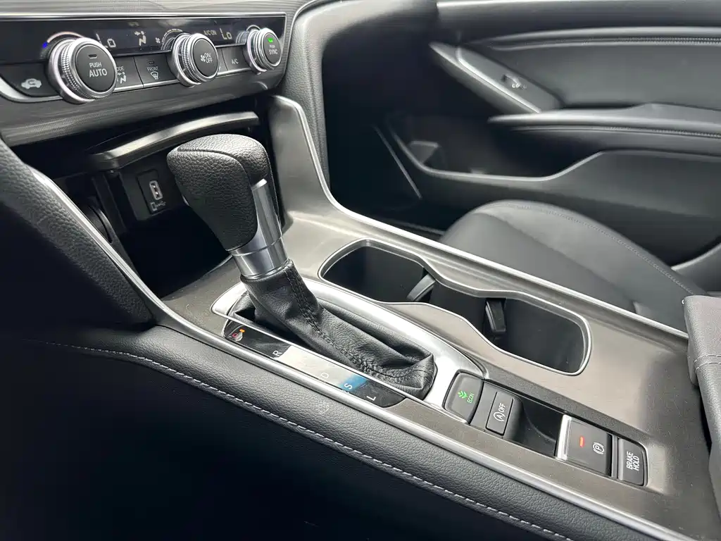 Honda Accord 2022 — фото 20