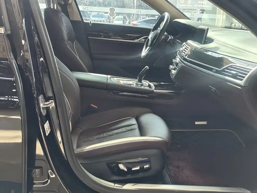 BMW 7 Series 2022 — фото 14