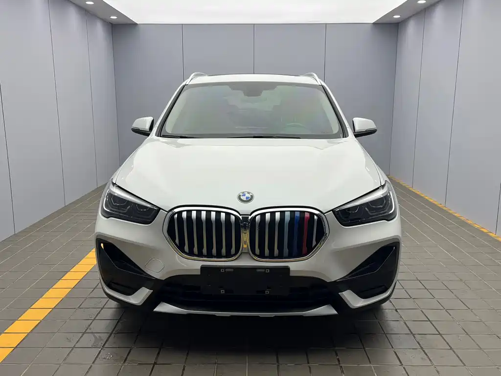BMW X1 2022 — фото 2