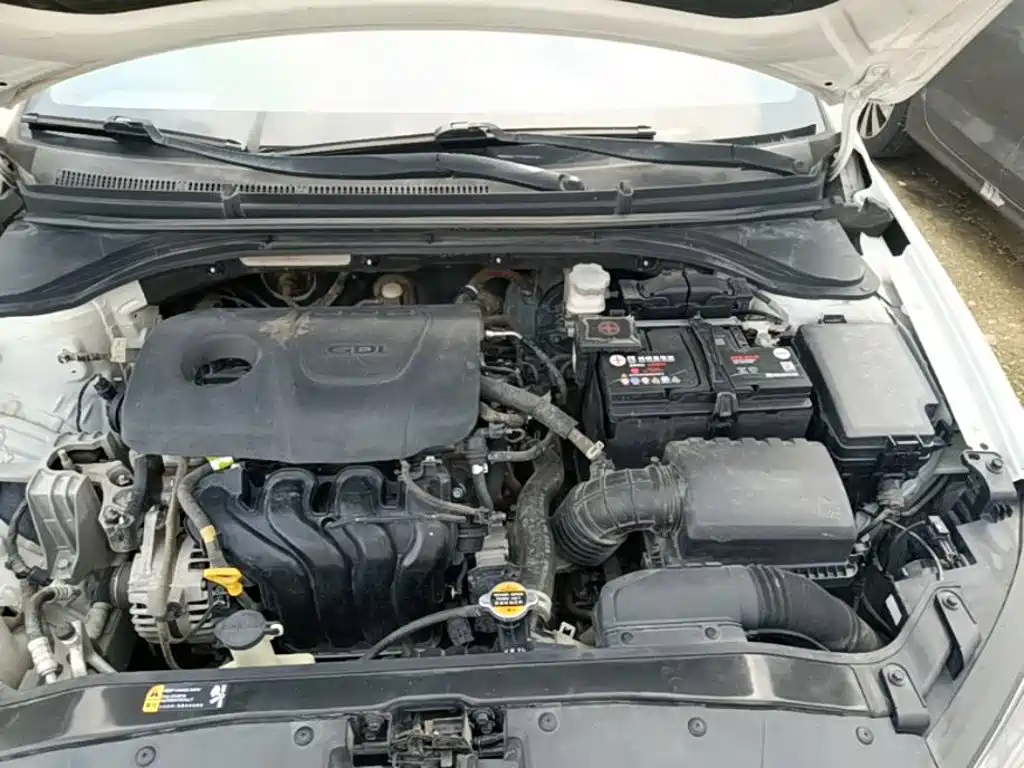 Hyundai Elantra 2018 — фото 20