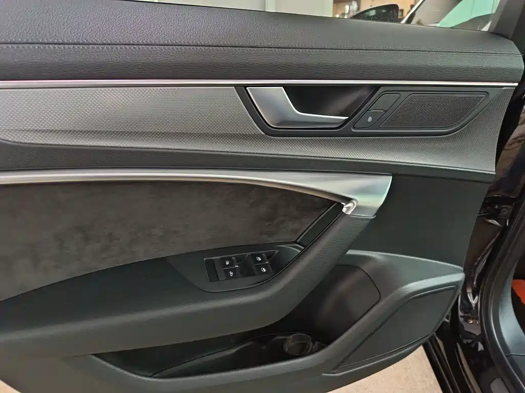 Audi A6L New Energy 2020 — фото 12