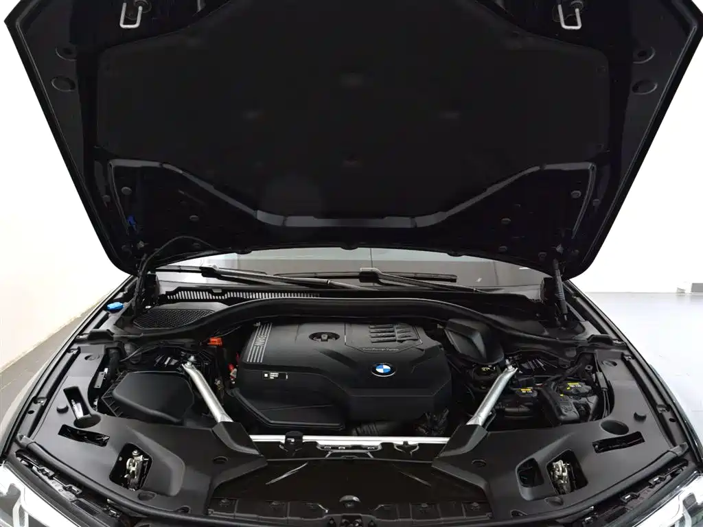 BMW 5 Series 2022 — фото 15