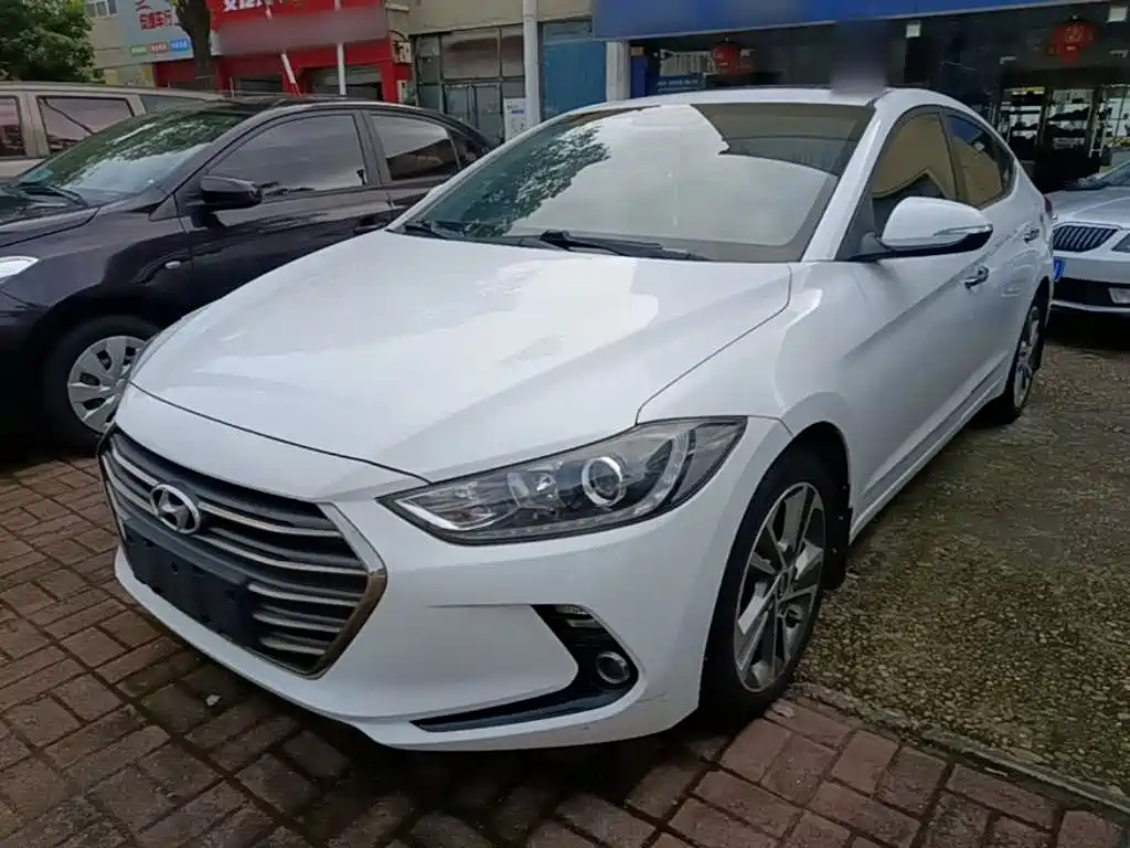 Hyundai Elantra 2018 — фото 2