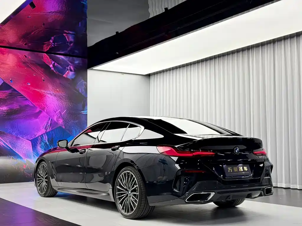 BMW 8 Series 2023 — фото 10