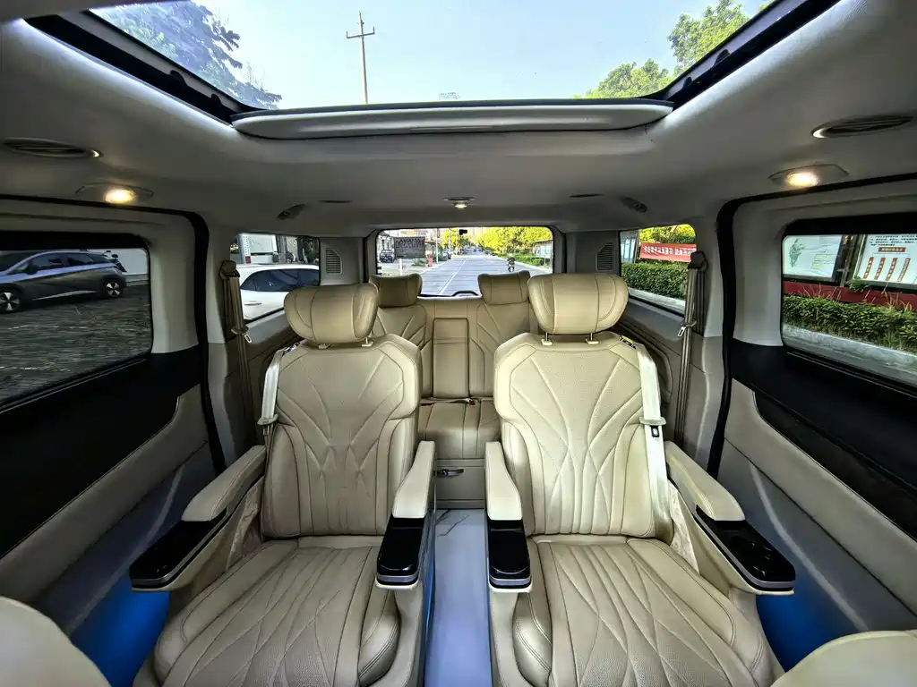 Ford Tourneo 2023 — фото 17
