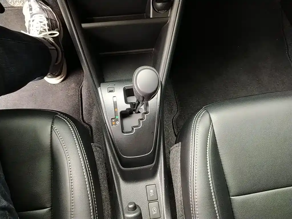 Toyota Yaris L 2022 — фото 14