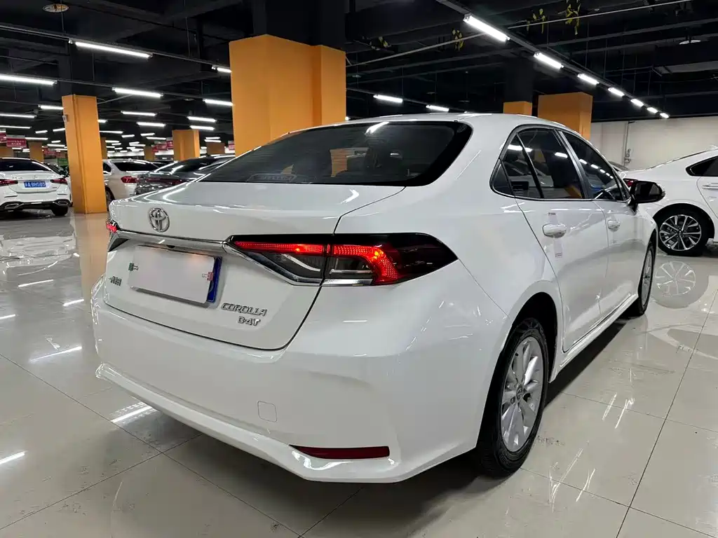 Toyota Corolla 2021 — фото 15