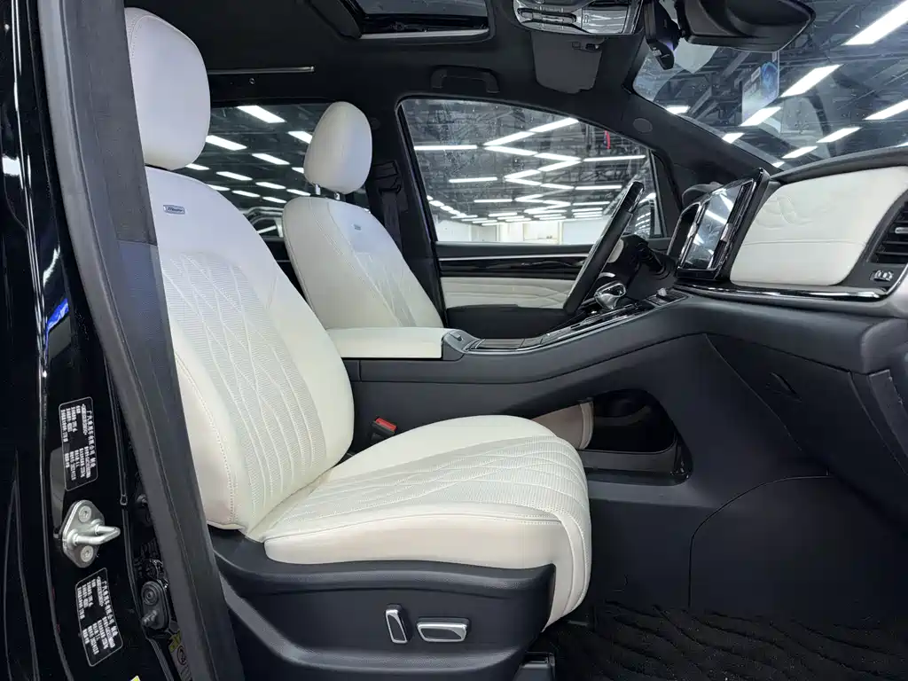 GAC Trumpchi M8 2023 — фото 10