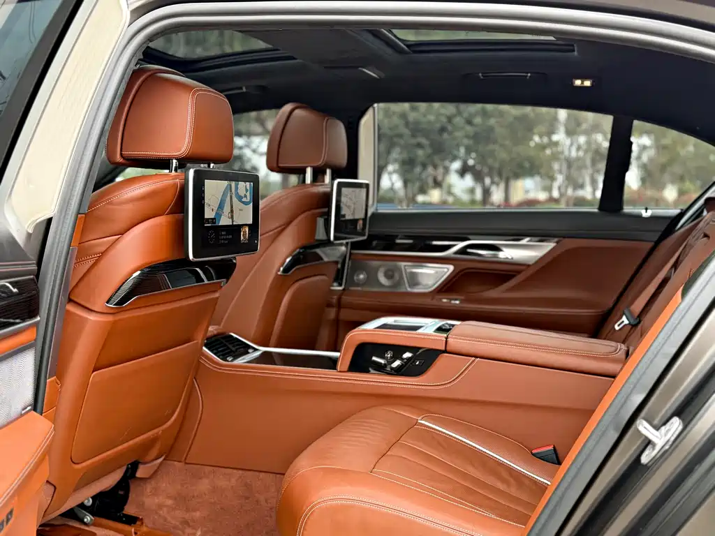 BMW 7 Series 2019 — фото 7