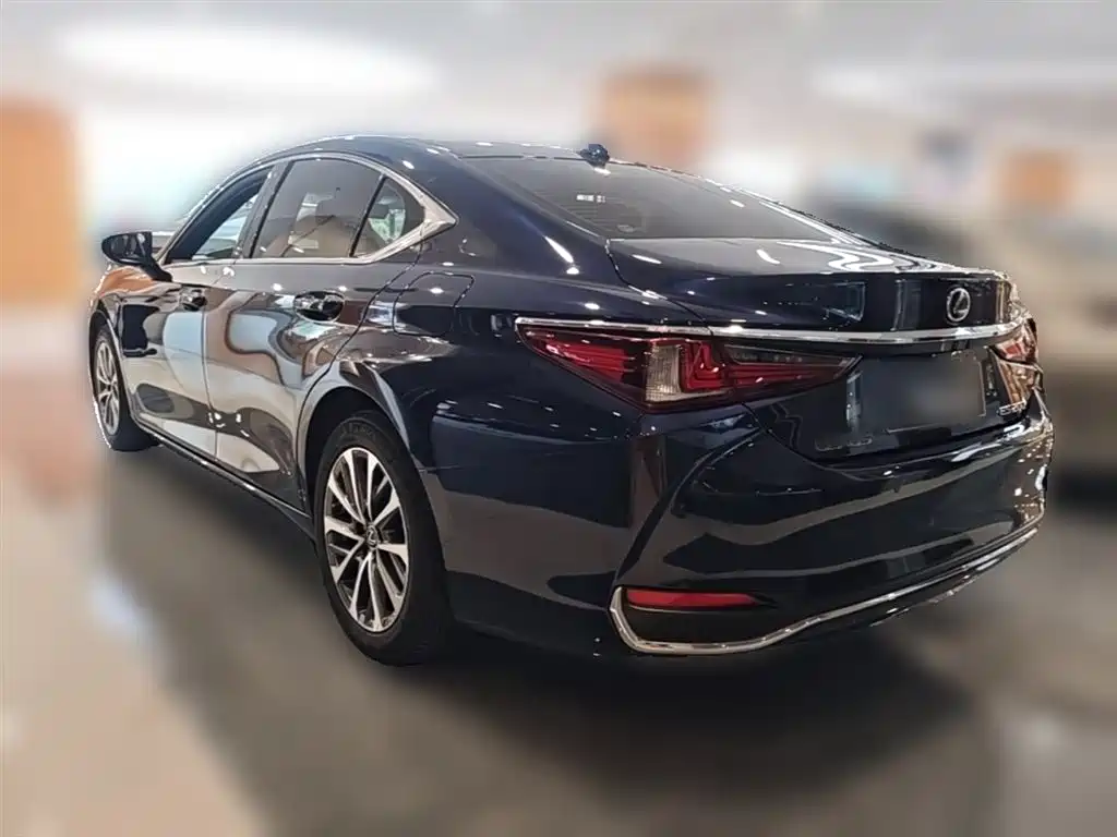 Lexus ES 2023 — фото 9