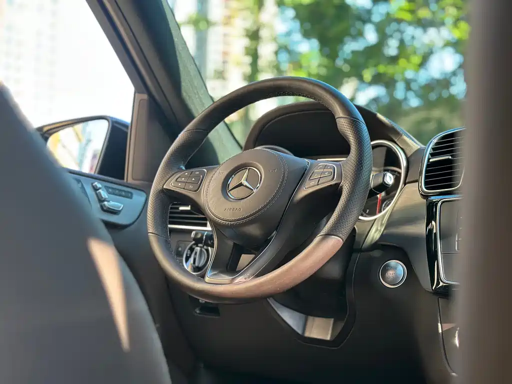 Mercedes-Benz GLS 2017 — фото 18