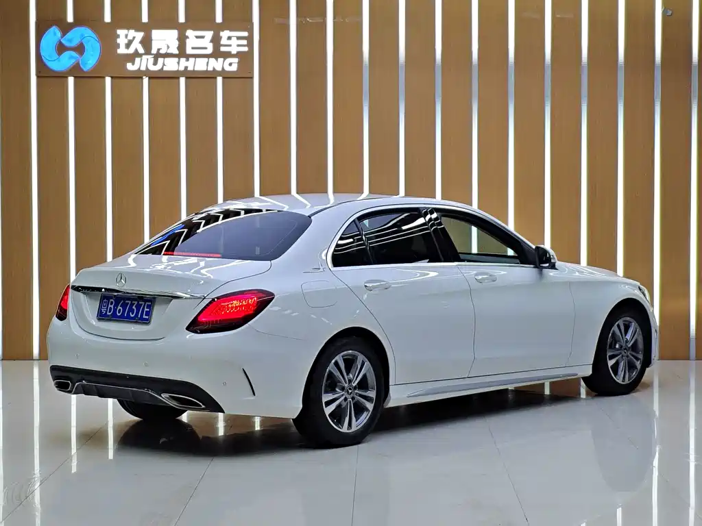 Mercedes-Benz C-Class 2019 — фото 18