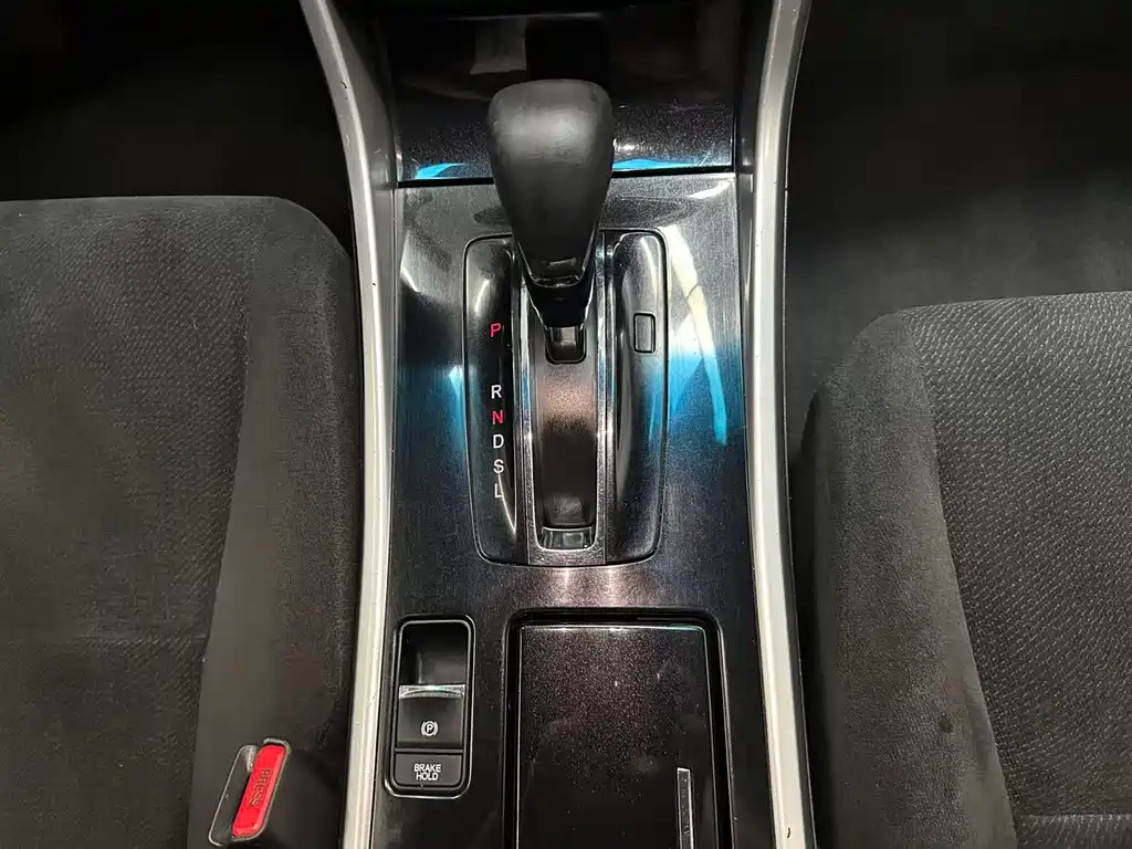 Honda Accord 2018 — фото 12