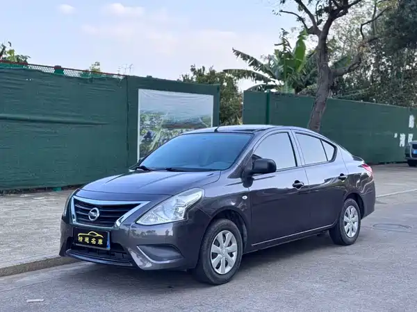 Nissan Sunny 2015