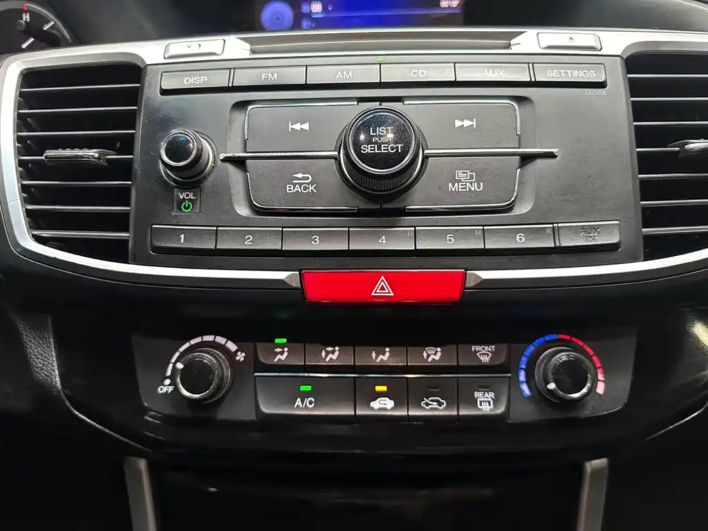 Honda Accord 2018 — фото 11
