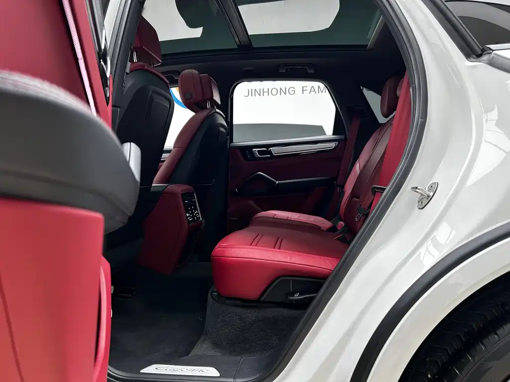 Porsche Cayenne Hybrid 2023 — фото 15