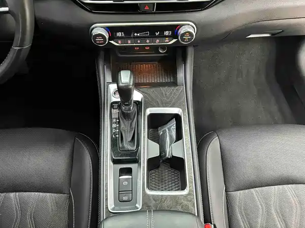 Nissan Teana 2023