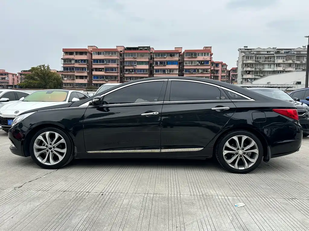 Hyundai Sonata 2014 — фото 12