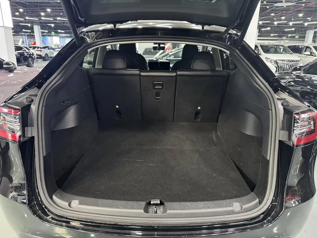 Tesla Model Y 2021 — фото 18