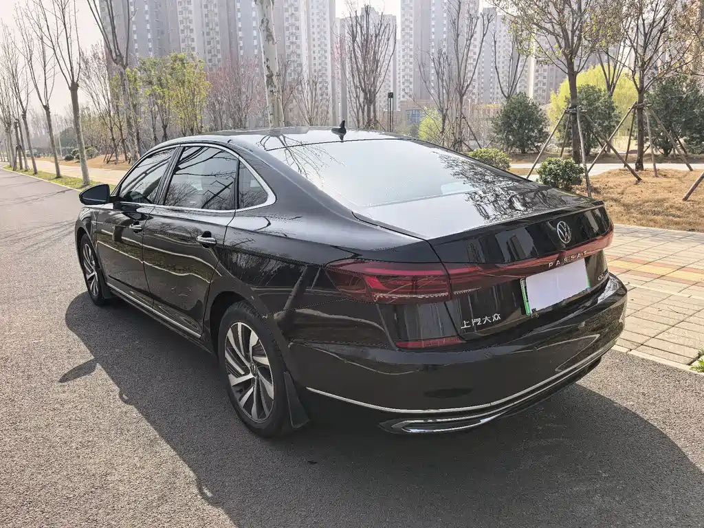 Volkswagen Passat New Energy 2022 — фото 6