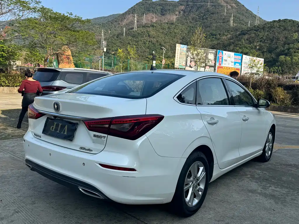 Changan Eado 2020 — фото 15