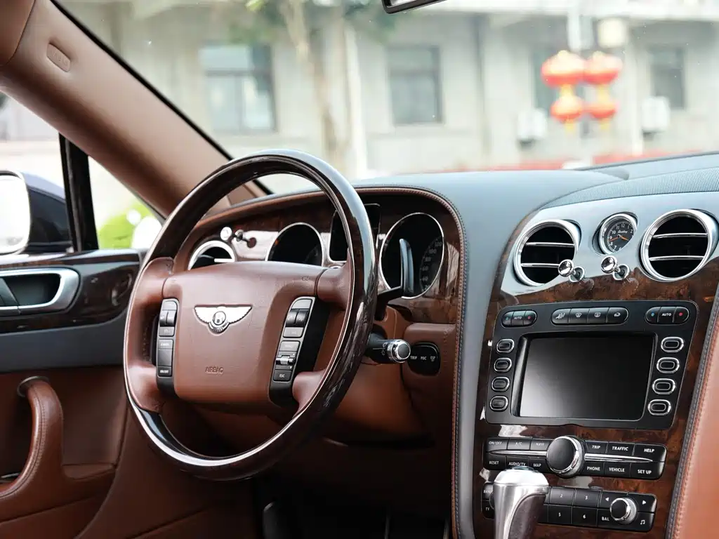 Bentley Flying Spur 2007 — фото 12