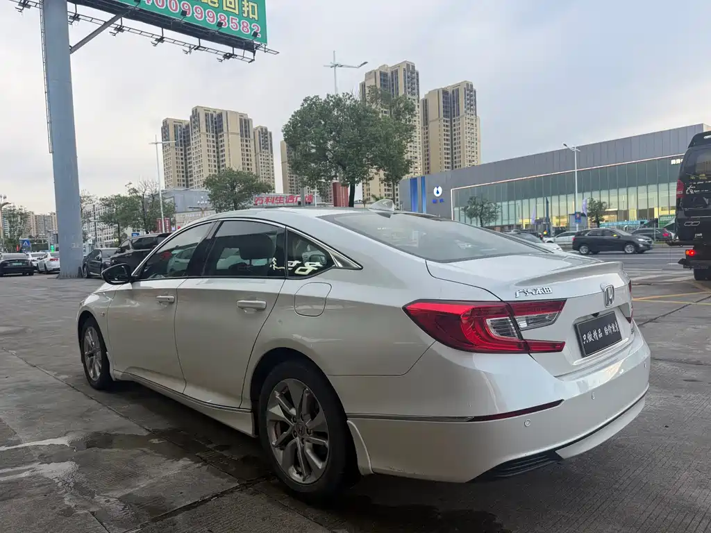 Honda Accord 2019 — фото 10