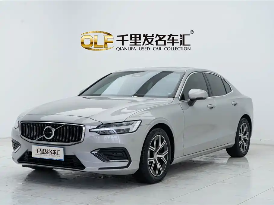 Volvo S60 2023 — фото 1