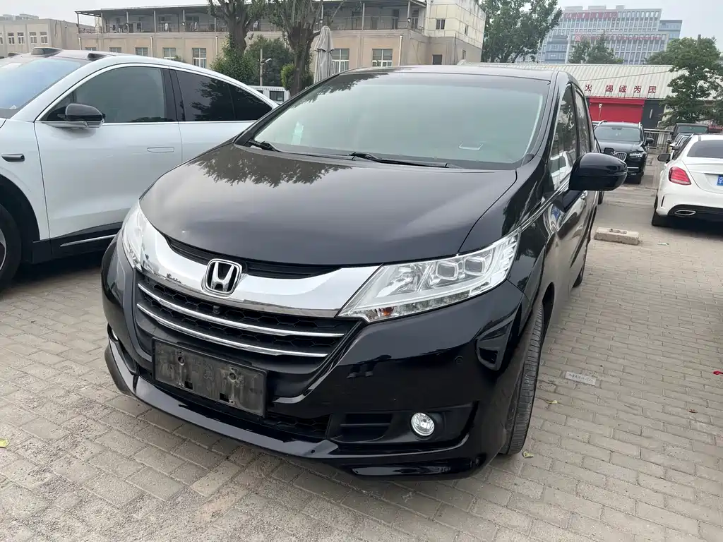 Honda Odyssey 2016 — фото 1