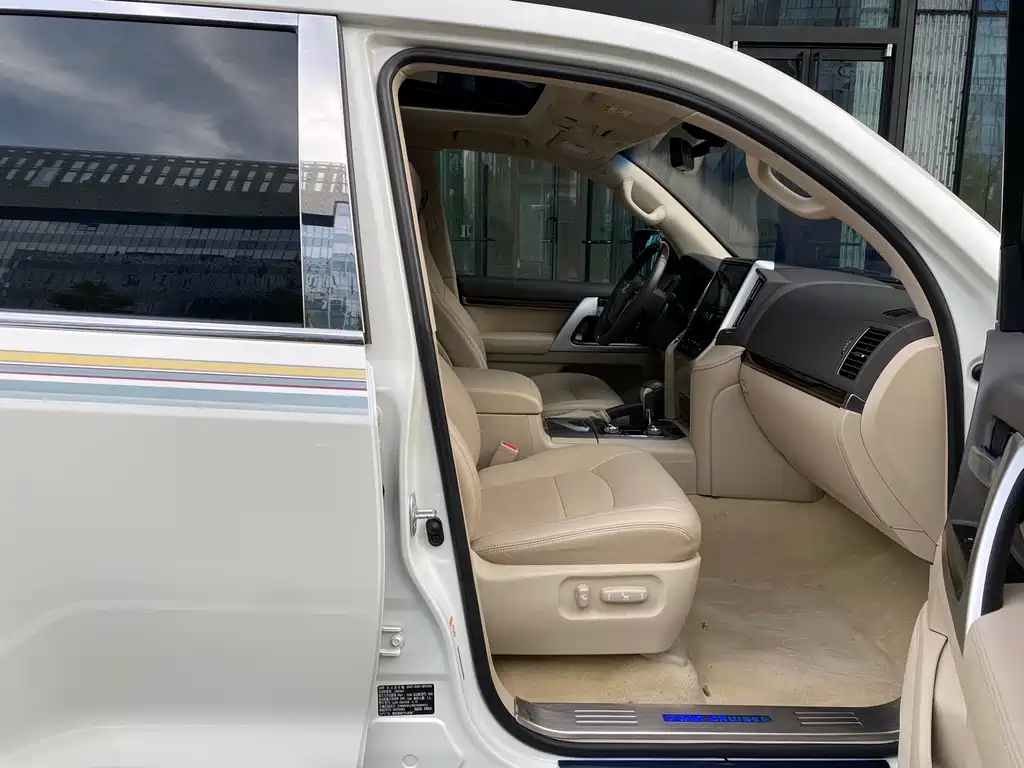 Toyota Land Cruiser 2019 — фото 18