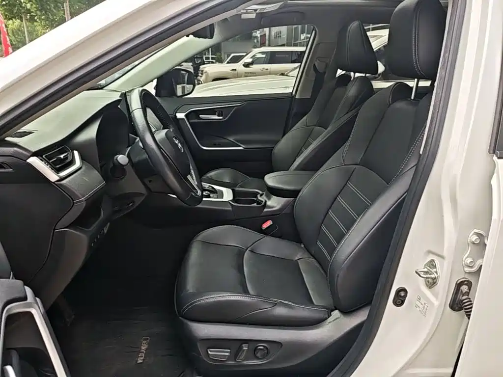 Toyota Wildlander 2023 — фото 15