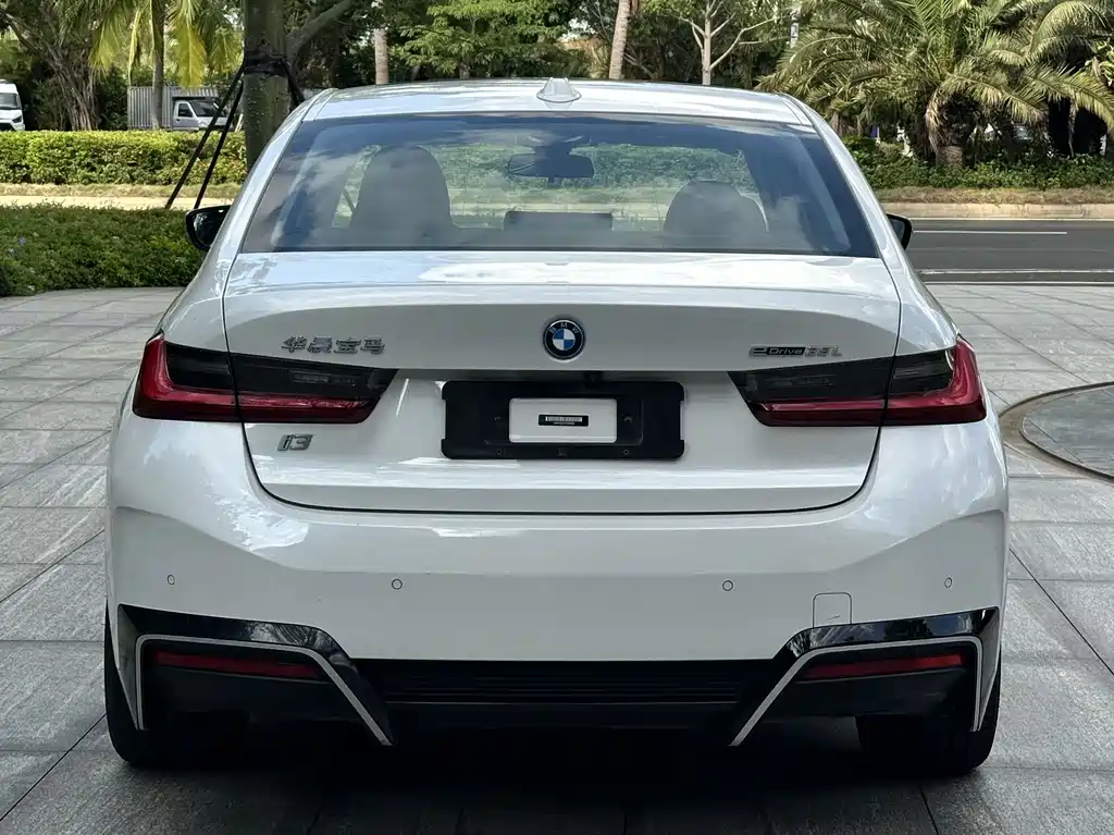 BMW i3 2023 — фото 8
