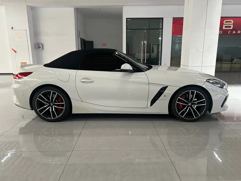 BMW Z4 2023 — фото 3