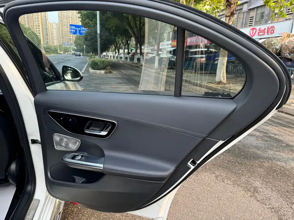 Mercedes-Benz C-Class 2022 — фото 11