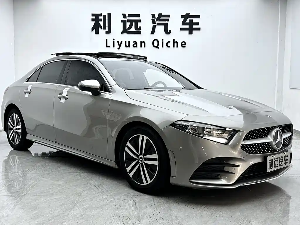 Mercedes-Benz A-Class 2019 — фото 3