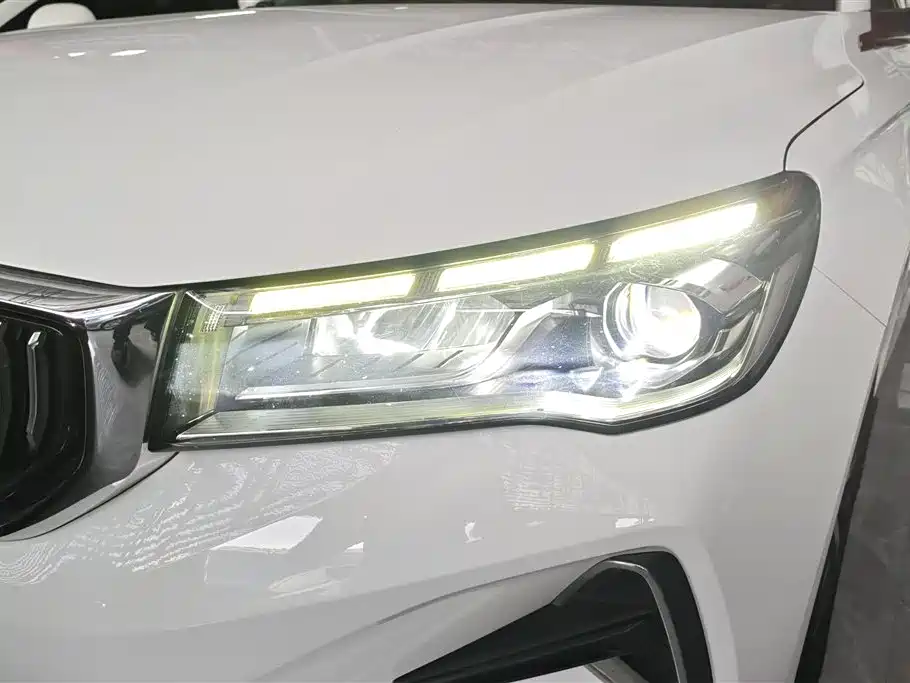 Geely Emgrand 2023