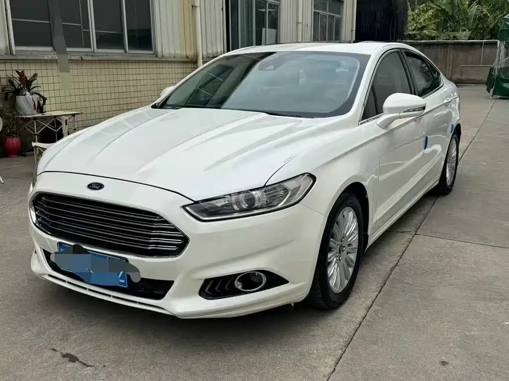Ford Mondeo 2015 — фото 1