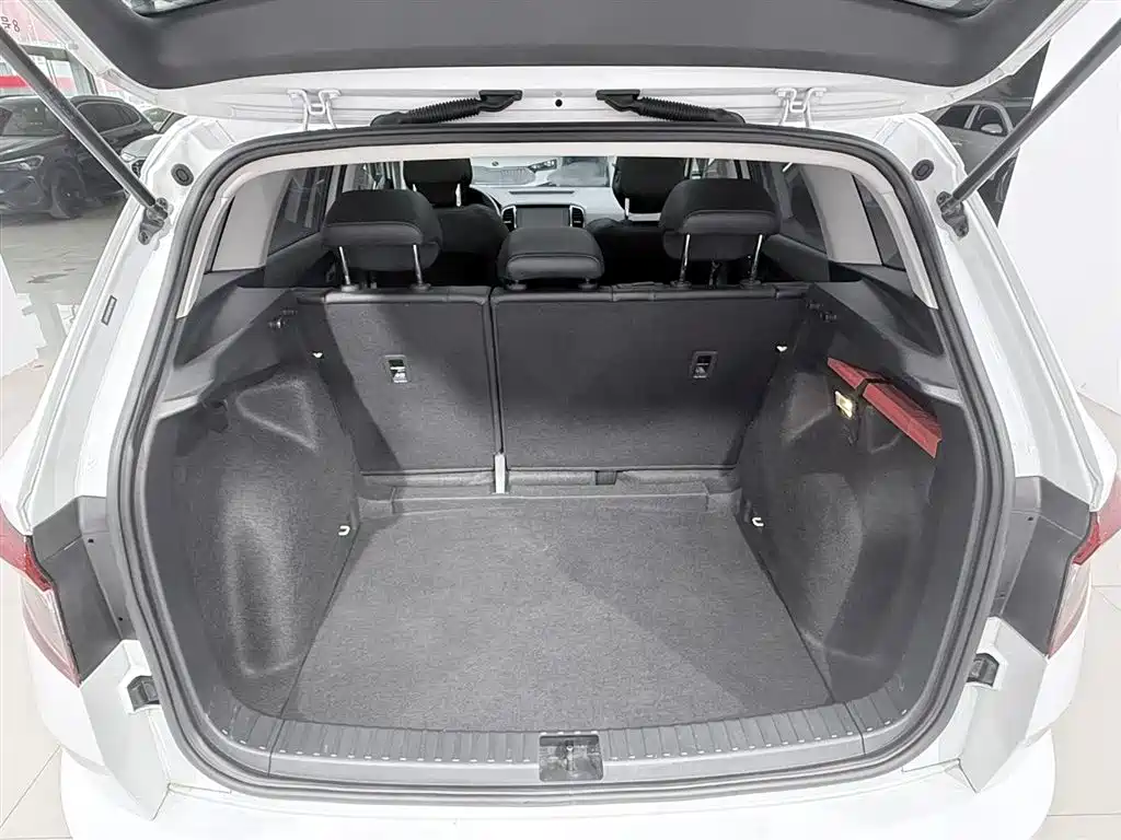 Skoda Karoq 2023 — фото 15