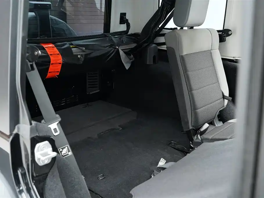 Jeep Wrangler 2010 — фото 15