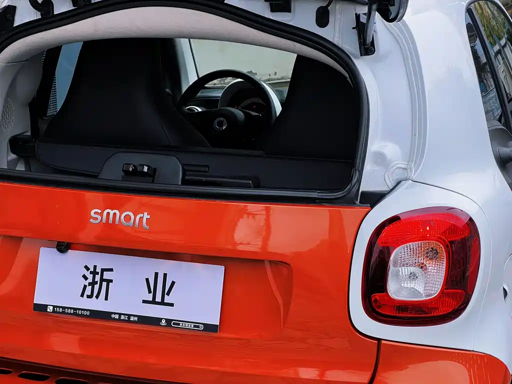 smart Fortwo 2017 — фото 14