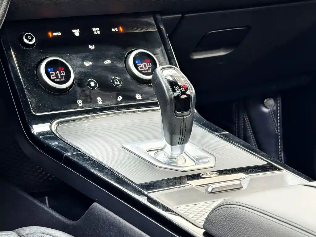Land Rover Range Rover Evoque 2019 — фото 19