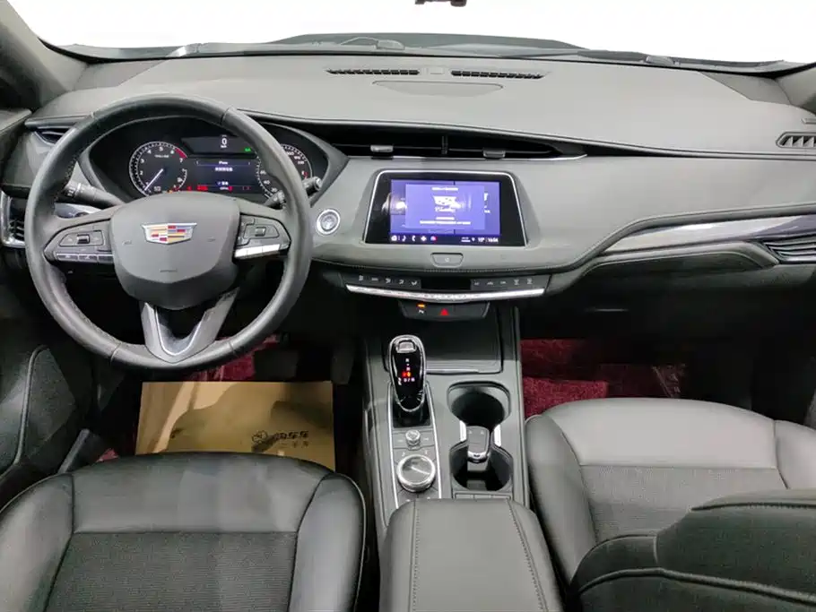 Cadillac XT4 2021 — фото 12