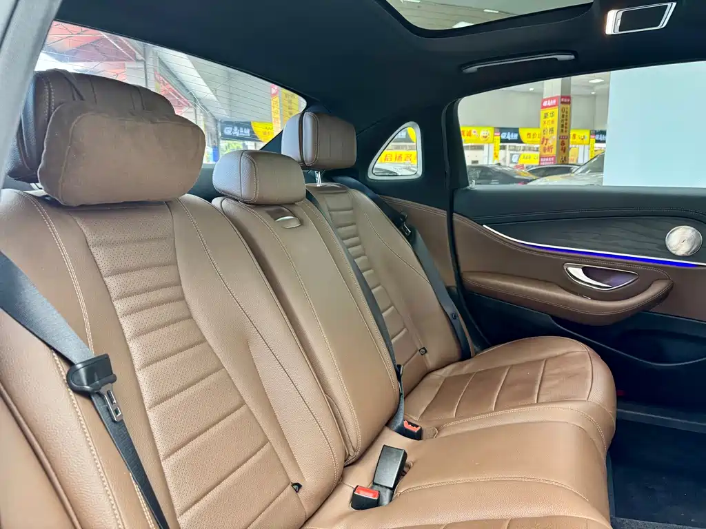 Mercedes-Benz E-Class 2022 — фото 12